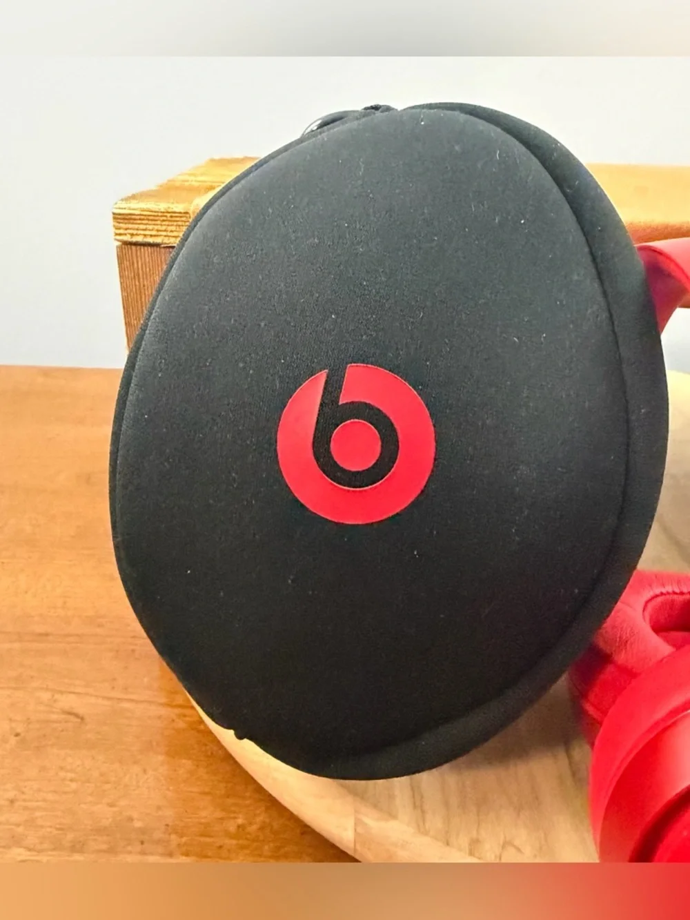 Beats by Dr Dre Solo 2 Wireless On The Ear Headphones Red W Case Tested Works - Picture 3 of 9